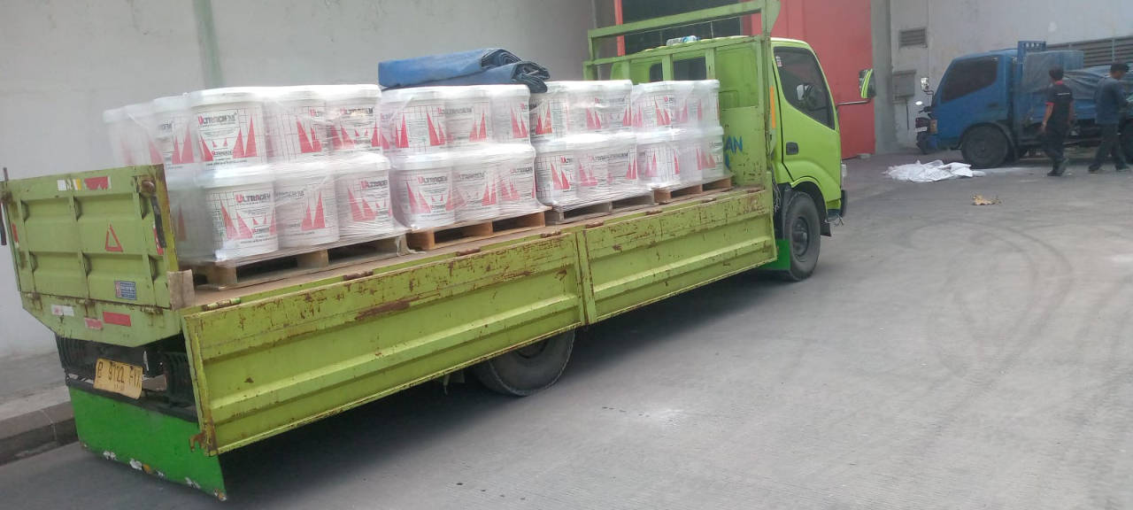 Pengiriman material Lapisan Dasar Primer Bitumen Untuk Membran Bakar Waterproofing Ultrachem Prime Bitument WB
