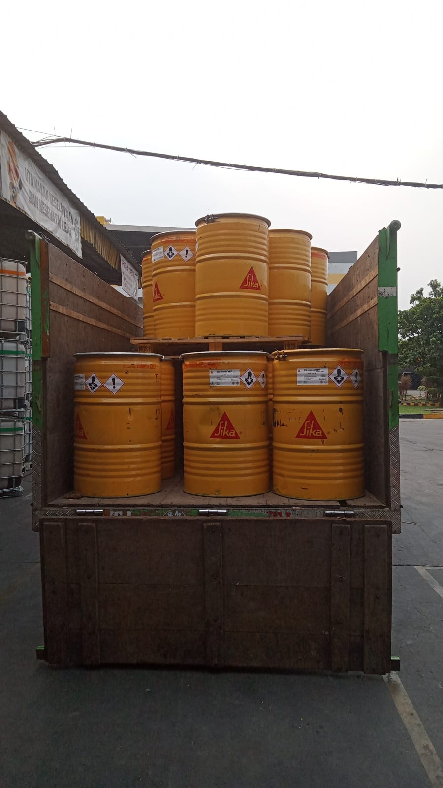 Pengiriman material Bonding Agent SikaBond NV 200kg drum